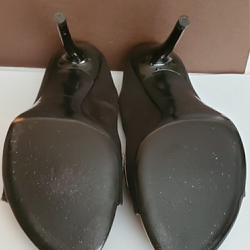 Louis Vuitton Bumblebee Slingback Open-Toe Heels - Picture 6 of 7